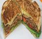 Beirutes Mongagu� - Ingredientes: Contra filet, queijo prato, ovo frito, alface, tomate e maionese.
