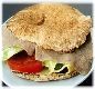 Beirutes Peruibe - Ingredientes: Presunto cozido, queijo prato, ovo frito, alface, tomate e maionese.