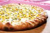 Pizzas Salgadas Frango com Milho - Ingredientes: Frango desfiado, milho e catupiry.