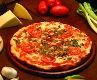 Pizzas Salgadas Napolitana - Ingredientes: Mussarela, parmes�o e rodelas de tomate.