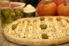 Pizzas Salgadas Parnaso - Ingredientes: Peito de peru, cebola e catupiry.