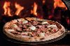Pizzas Salgadas Toscana - Ingredientes: Calabresa, manjeric�o, cebola, mussarela e r�cula.