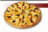 Pizzas Calif�rnia - 41 - Ingredientes: Leite condensado na base, queijo mussarela e frutas em calda.